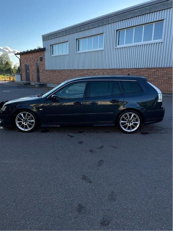 Blå Begagnad 2007 Saab 9-3 Aero Kombi | 37 000 kr (Marknadspris) - Bild 1/4