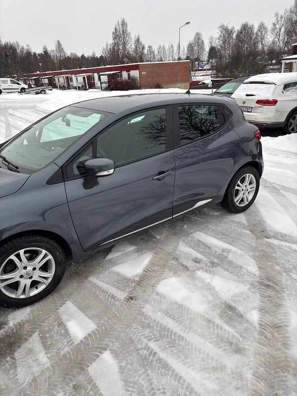 Begagnad 2017 Renault Clio IV Halvkombi | 85 000 kr (Marknadspris) - Bild 1/4