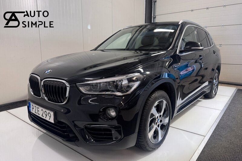 Svart Begagnad 2016 BMW X1 Sport Line SUV | 199 900 kr (Marknadspris) - Bild 1/3