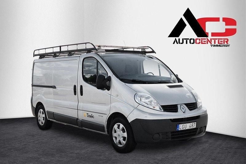 Silver Begagnad 2011 Renault Trafic Van | 62 900 kr (Bra pris) - Bild 1/4