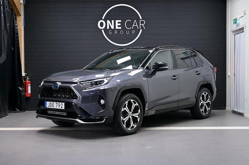 Grå Begagnad 2020 Toyota RAV4 Hybrid Style SUV | 419 800 kr (Lite dyr) - Bild 1/4