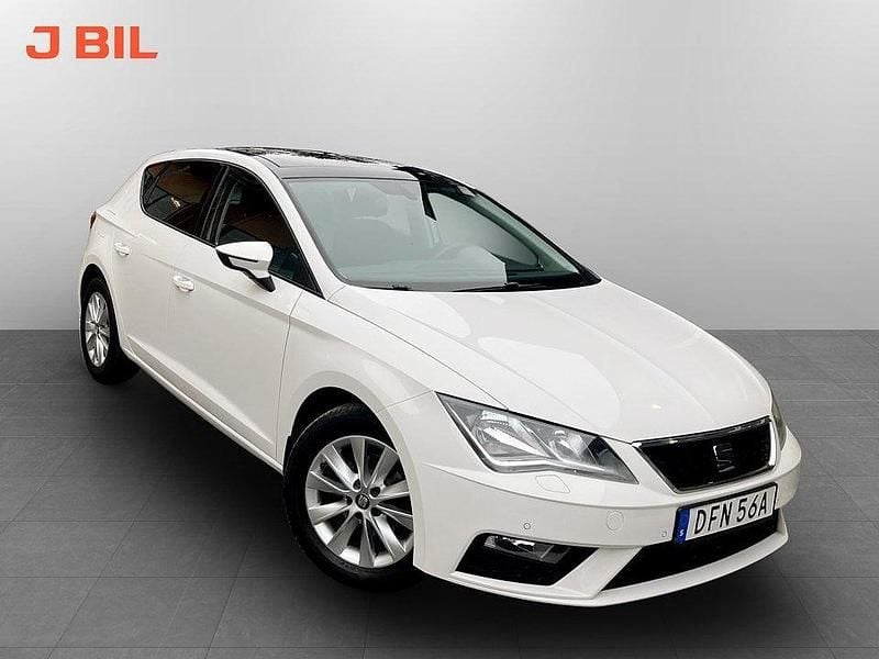 Vit Begagnad 2019 Seat Leon Style Halvkombi | 134 900 kr (Marknadspris) - Bild 1/4