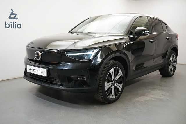 Svart Begagnad 2022 Volvo C40 Plus SUV | 349 900 kr (Marknadspris) - Bild 1/3