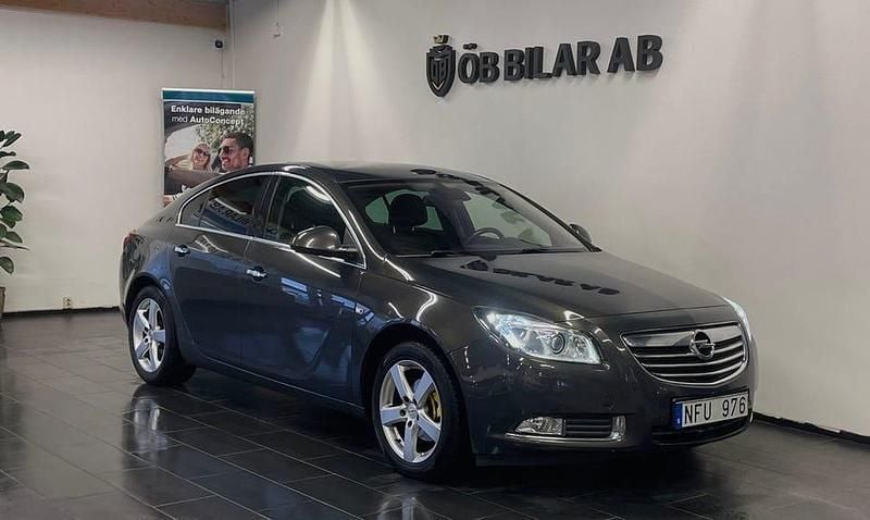 Grå Begagnad 2013 Opel Insignia Cosmo | 64 900 kr (Lite dyr) - Bild 1/4