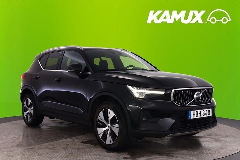 Svart Begagnad 2023 Volvo XC40 Core SUV | 314 800 kr (Marknadspris) - Bild 1/3