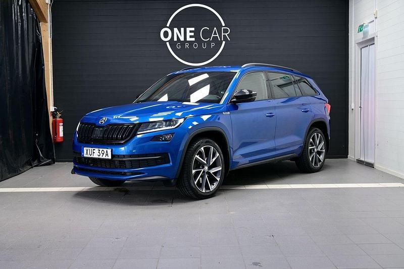 Blå Begagnad 2019 Skoda Kodiaq SportLine SUV | 329 800 kr (Dyr) - Bild 1/4