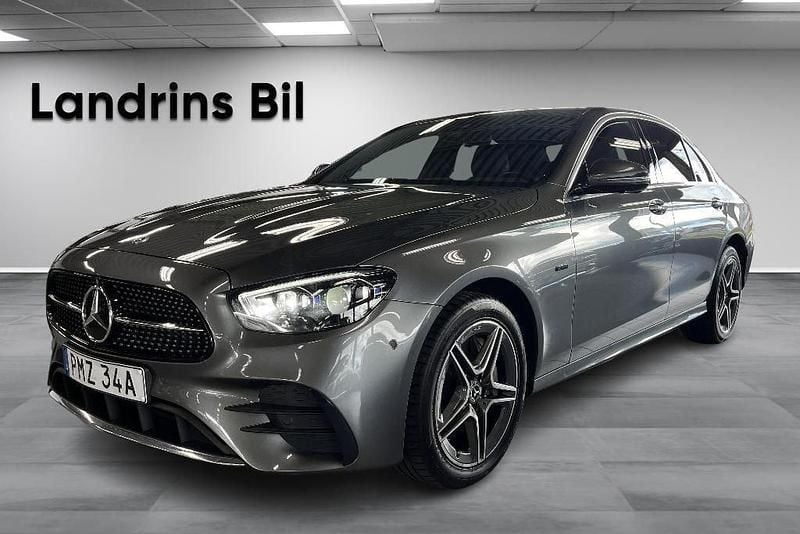 Grå Begagnad 2021 Mercedes E300 AMG line Sedan | 399 900 kr (Marknadspris) - Bild 1/4