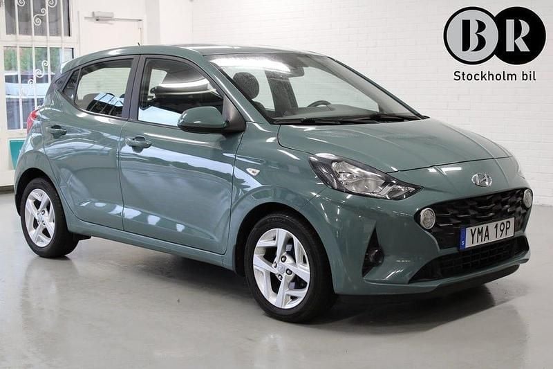 Grön Begagnad 2022 Hyundai i10 Essential Halvkombi | 114 900 kr (Bra pris) - Bild 1/4