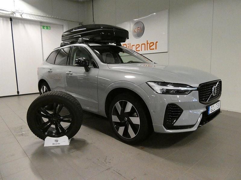 Grå Begagnad 2023 Volvo XC60 Ultimate SUV | 579 900 kr (Lite dyr) - Bild 1/3