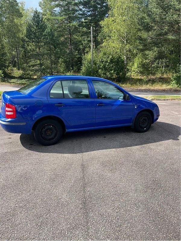 Blå Begagnad 2002 Skoda Fabia Sedan | 13 000 kr (Superpris) - Bild 1/4