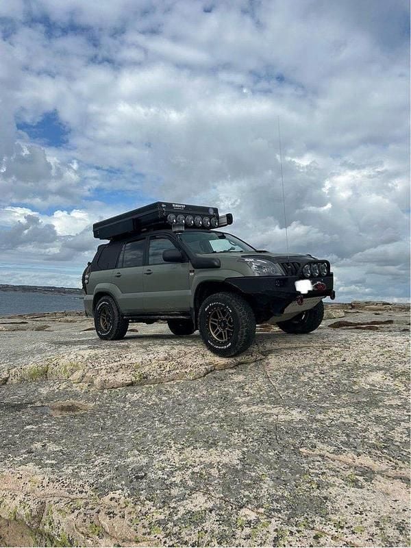Silver Begagnad 2004 Toyota Land Cruiser SUV | 390 000 kr - Bild 1/4