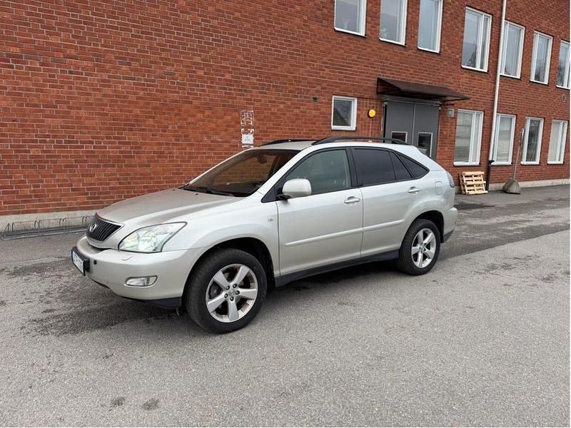 Begagnad 2004 Lexus RX300 SUV | 44 000 kr - Bild 1/4