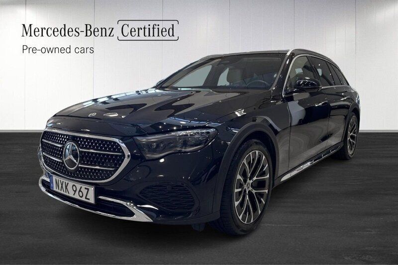 Svart (black) Begagnad 2024 Mercedes E300 Premium Kombi | 699 900 kr (Superpris) - Bild 1/4