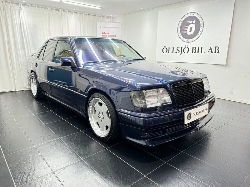Mörkblå Begagnad 1995 Mercedes E60 AMG Sedan | 179 900 kr - Bild 1/4