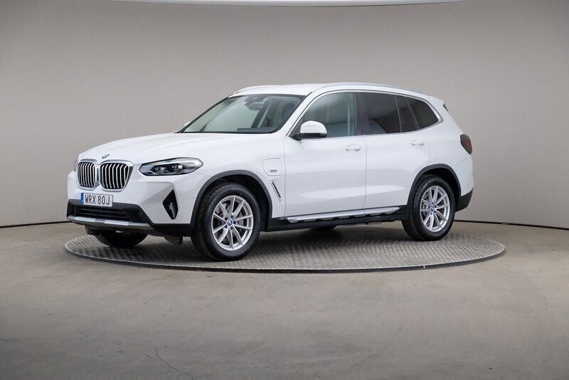 Vit Begagnad 2022 BMW X3 SUV | 399 000 kr (Superpris) - Bild 1/4