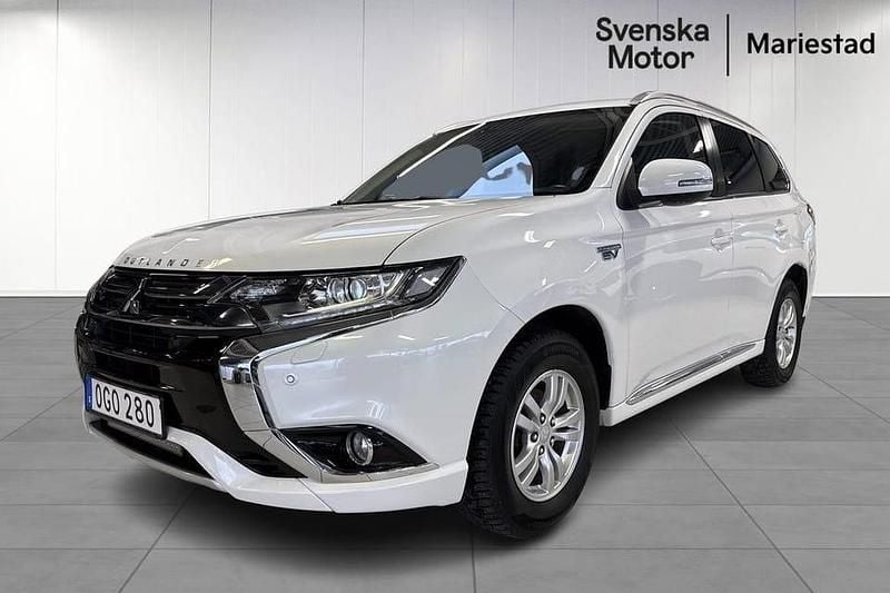 Begagnad Mitsubishi Outlander 205 HK (150 kW) 2016 Vit SUV