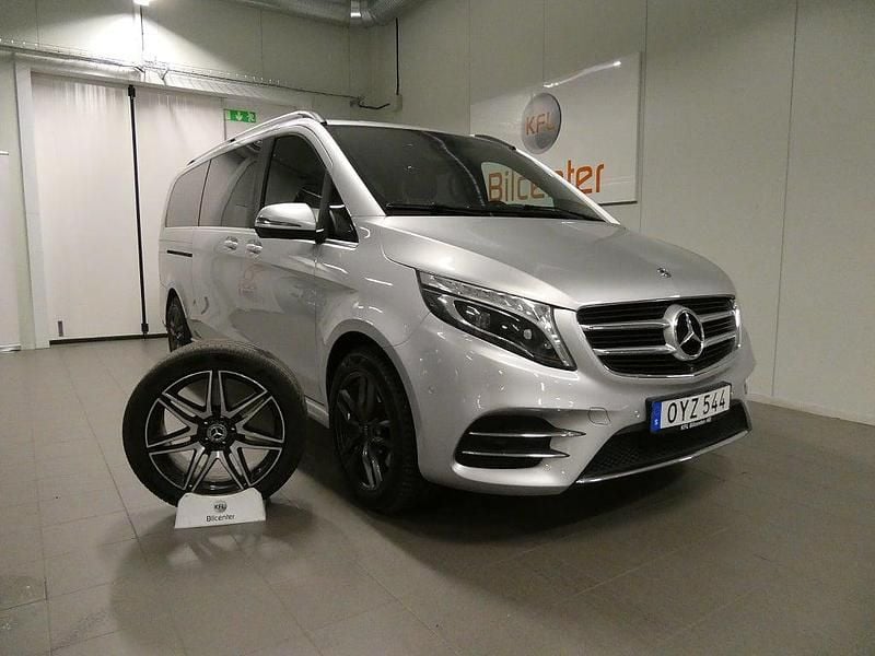 Silver Begagnad 2018 Mercedes V250 AMG Minibuss | 474 900 kr (Marknadspris) - Bild 1/3