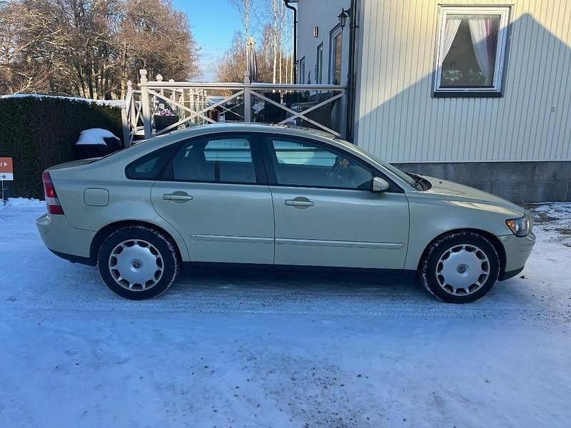 Begagnad Volvo S40 170 HK (125 kW) 2004 Metallic Sedan
