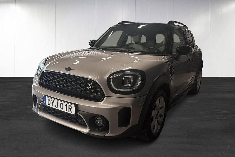 Grå Begagnad 2023 Mini Cooper Countryman SUV | 365 000 kr (Dyr) - Bild 1/4