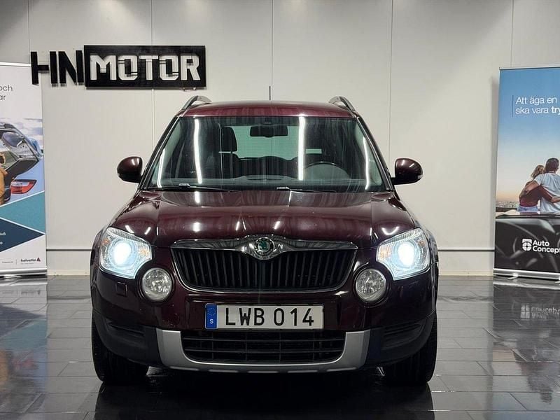 Begagnad Skoda Yeti Experience 140 HK (102 kW) 2012 Mörkröd SUV