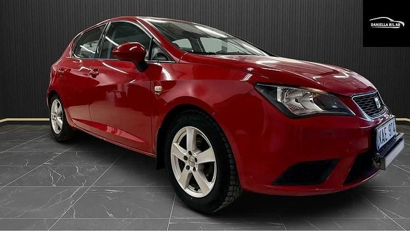 Begagnad Seat Ibiza Style 105 HK (77 kW) 2012 Röd Halvkombi