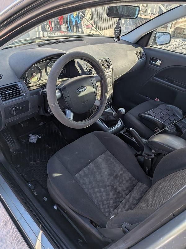 Begagnad Ford Mondeo 145 HK (106 kW) 2004 Kombi