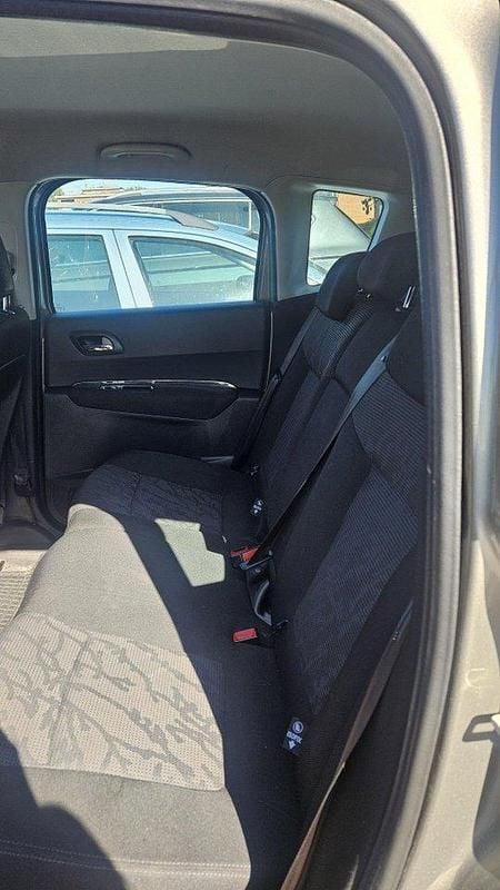 Grå Begagnad 2010 Peugeot 3008 Kombi | 59 000 kr (Marknadspris) - Bild 1/4