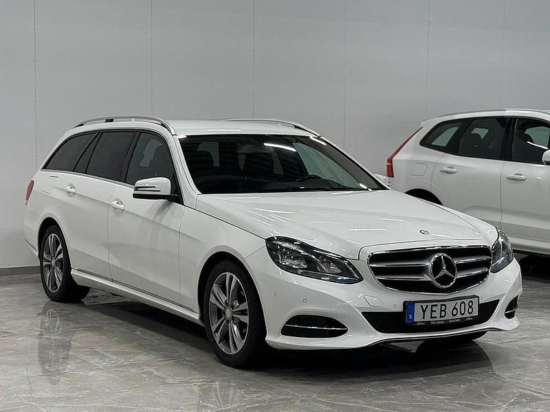 Begagnad Mercedes E220 Avantgarde 170 HK (125 kW) 2016 Vit Kombi