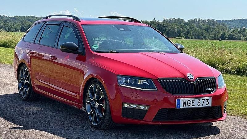 Röd Begagnad 2014 Skoda Octavia RS Kombi | 89 900 kr (Bra pris) - Bild 1/4