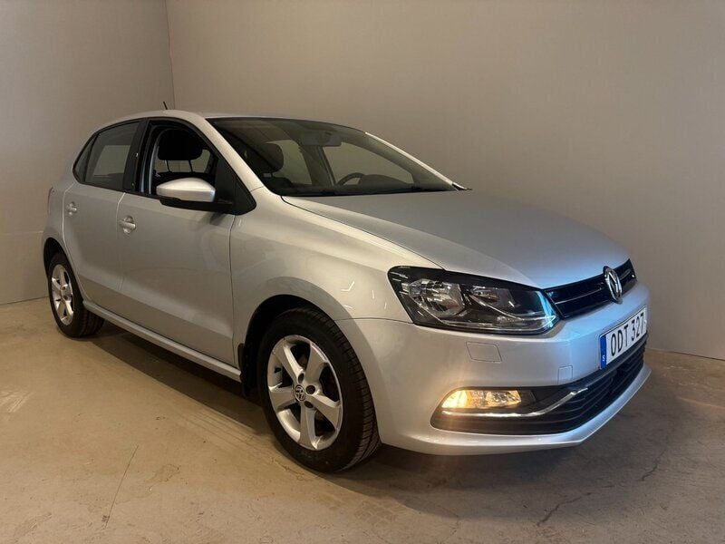 Silver Begagnad 2016 VW Polo Halvkombi | 82 800 kr (Marknadspris) - Bild 1/4