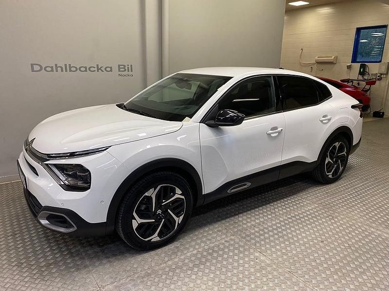 Vit Begagnad 2023 Citroën C4 X PureTech SUV | 200 000 kr (Superpris) - Bild 1/4