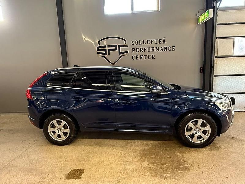 Begagnad Volvo XC60 Ocean Race 215 HK (158 kW) 2014 Blå SUV