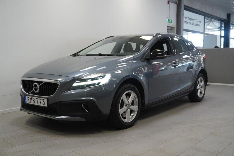 Okänd Begagnad 2017 Volvo V40 CC Momentum Kombi | 158 800 kr (Marknadspris) - Bild 1/4