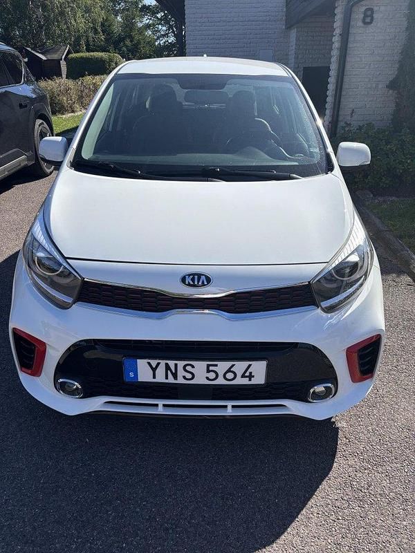 Vit Begagnad 2018 Kia Picanto Halvkombi | 120 000 kr (Marknadspris) - Bild 1/4