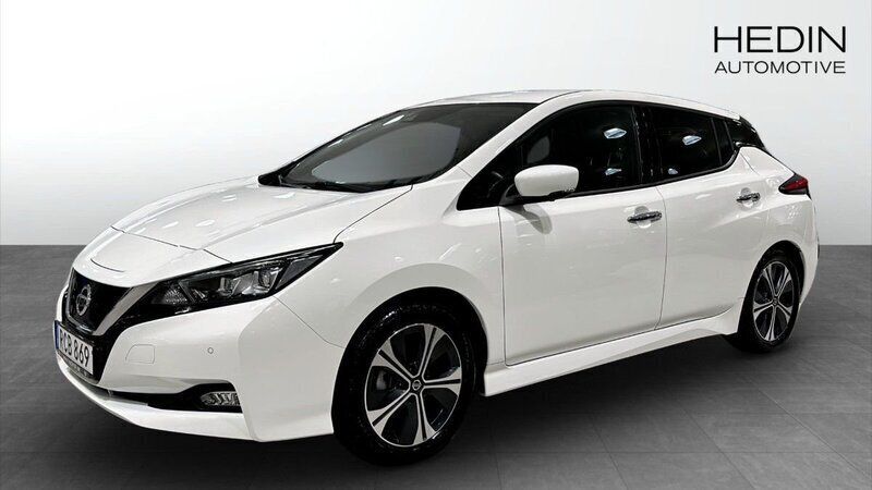 Vit (white) Begagnad 2021 Nissan Leaf N-Connecta Halvkombi | 154 900 kr (Bra pris) - Bild 1/4
