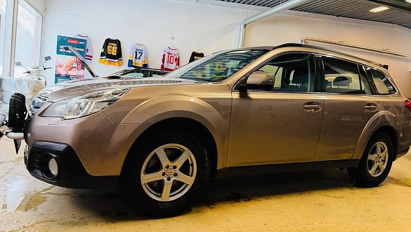 Begagnad Subaru Outback 150 HK (110 kW) 2013 Brun Kombi