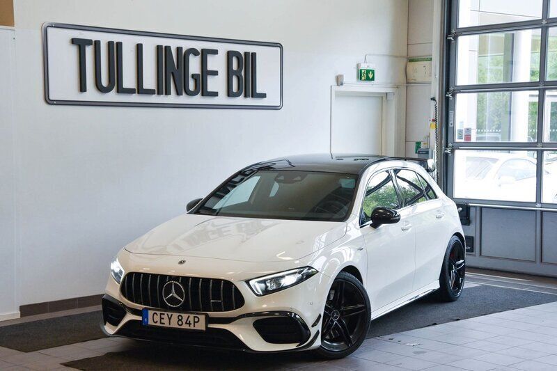 Vit Begagnad 2021 Mercedes A45 AMG AMG Halvkombi | 529 900 kr (Marknadspris) - Bild 1/4