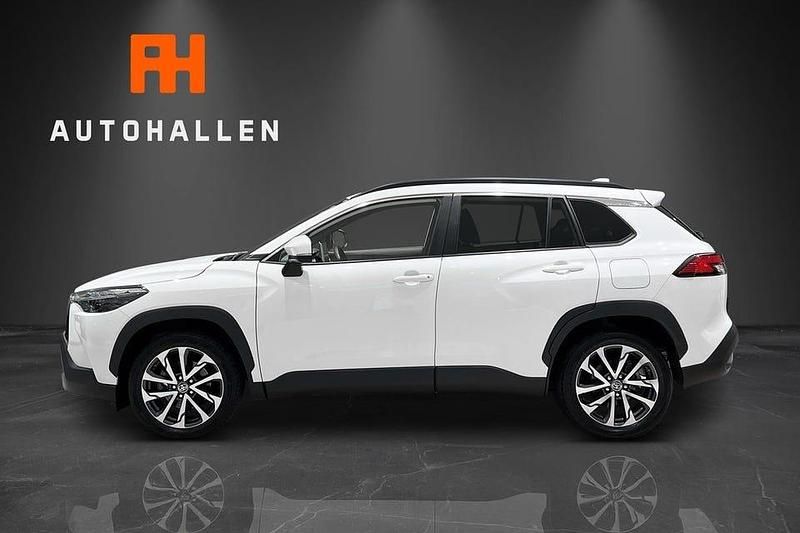 Begagnad Toyota Corolla Cross Style 197 HK (144 kW) 2022 Vit SUV