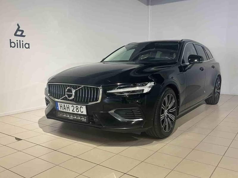 Svart Begagnad 2021 Volvo V60 Inscription Kombi | 269 900 kr (Marknadspris) - Bild 1/1