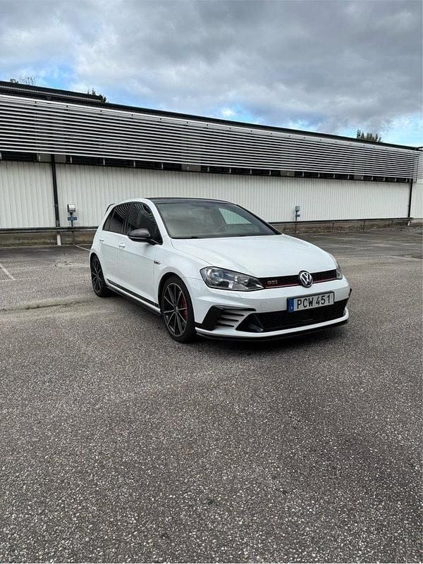 Begagnad 2017 VW Golf VII GTI Clubsport Halvkombi | 230 000 kr (Marknadspris) - Bild 1/4