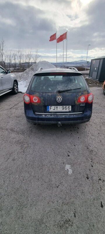 Blå Begagnad 2007 VW Passat Sportline Kombi | 22 000 kr (Marknadspris) - Bild 1/4