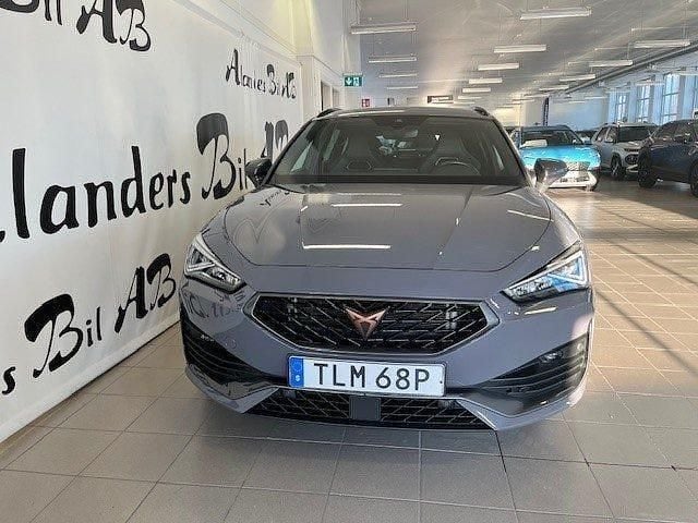 Begagnad Cupra Leon VZ 245 HK (180 kW) 2022 Grå