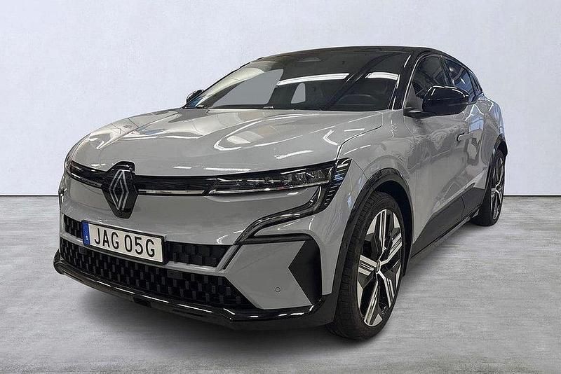 Grå Begagnad 2023 Renault Mégane Iconic Halvkombi | 325 000 kr (Marknadspris) - Bild 1/4