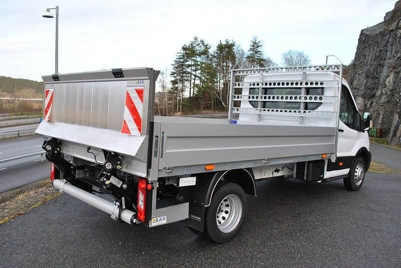 Vit Ny 2025 Ford Transit Van | 611 250 kr (Dyr) - Bild 1/4