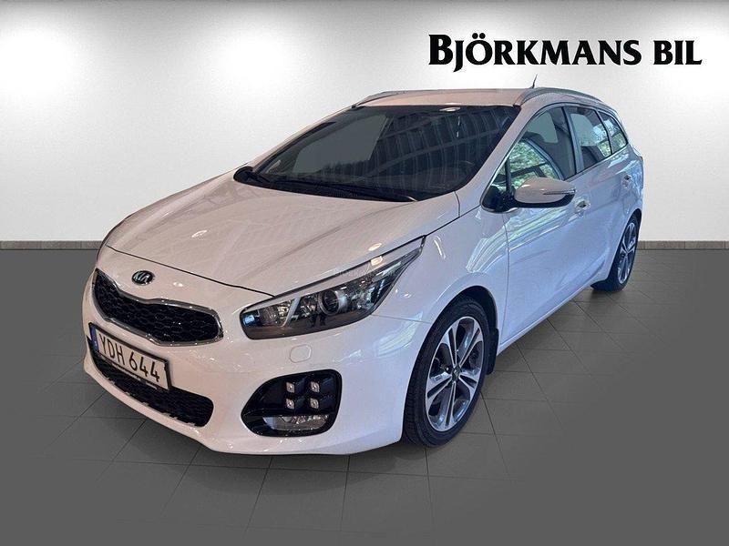 Vit Begagnad 2016 Kia Ceed Sportswagon GT-Line S Kombi | 146 900 kr (Bra pris) - Bild 1/4