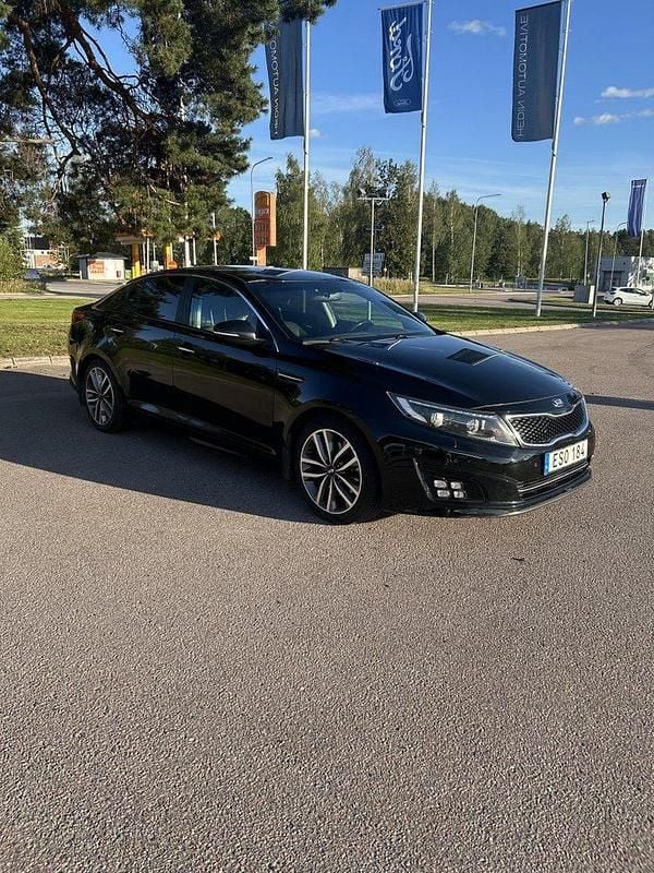 Svart Begagnad 2015 Kia Optima Sedan | 129 000 kr (Marknadspris) - Bild 1/4