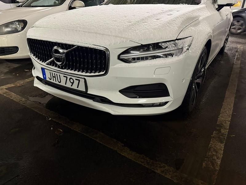 Vit Begagnad 2017 Volvo V90 Momentum Kombi | 198 000 kr (Superpris) - Bild 1/4