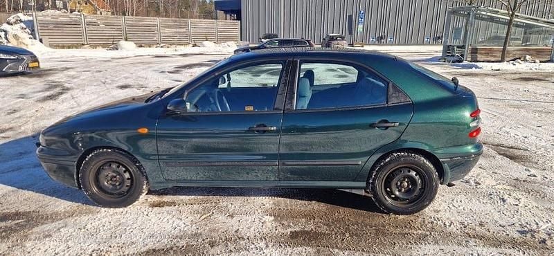 Begagnad Fiat Brava 103 HK (75 kW) 2001 Halvkombi