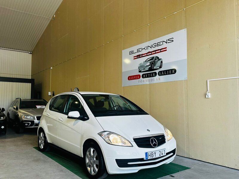Vit Begagnad 2010 Mercedes A160 Classic Halvkombi | 29 900 kr (Marknadspris) - Bild 1/4