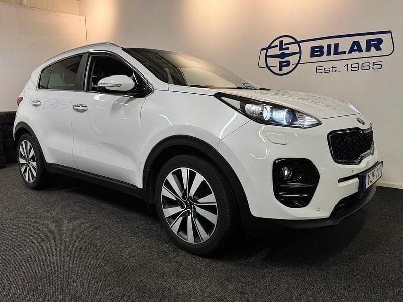 Vit Begagnad 2016 Kia Sportage SUV | 209 000 kr (Marknadspris) - Bild 1/4